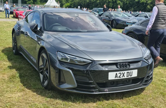 File:2021 Audi e-tron GT RS Carbon Vorsprung 2.jpg