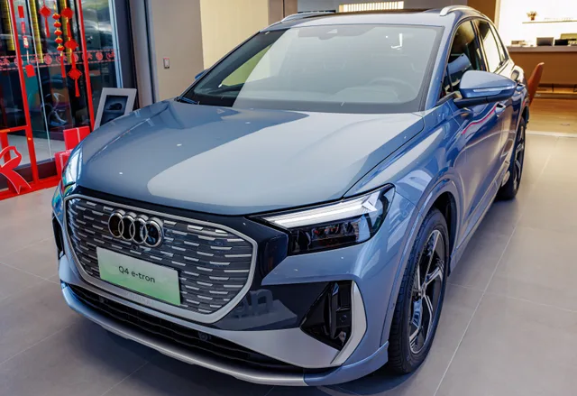 File:AUDI Q4 e-tron China.jpg