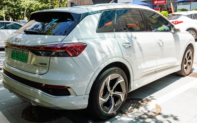 File:AUDI Q4 e-tron China (9).jpg