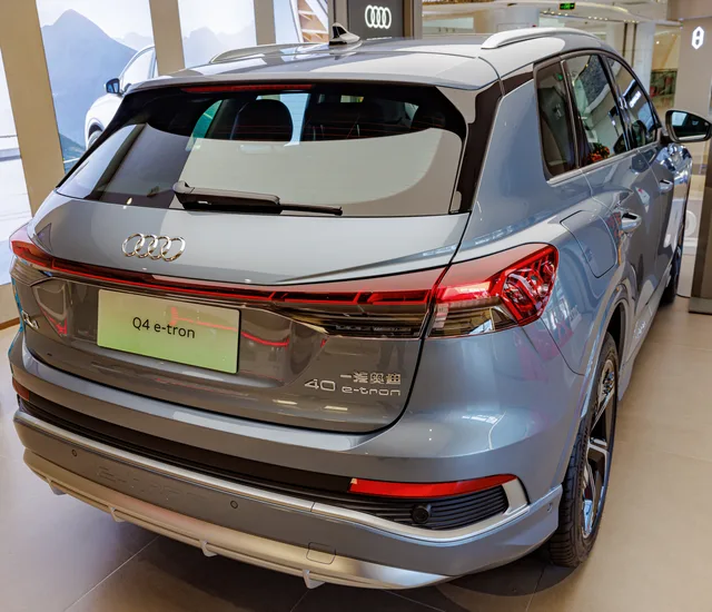 File:AUDI Q4 e-tron China (2).jpg