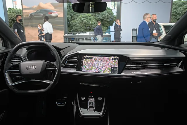 File:Audi Q4 Sportback e-tron IAA 2021 1X7A0127.jpg