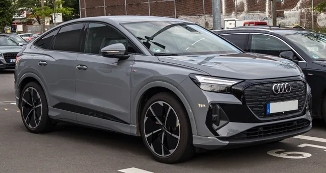 File:Audi Q4 Sportback e-tron S line – f 30052024.jpg