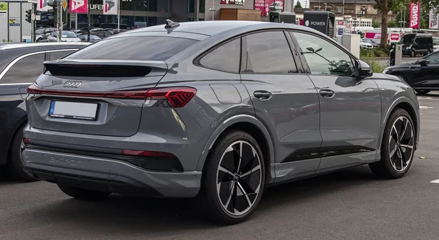 File:Audi Q4 Sportback e-tron S line – h 30052024.jpg