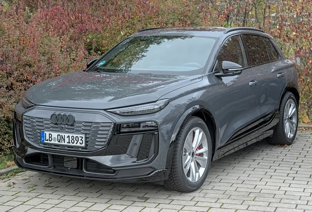 File:Audi Q6 e-tron DSC 2909.jpg