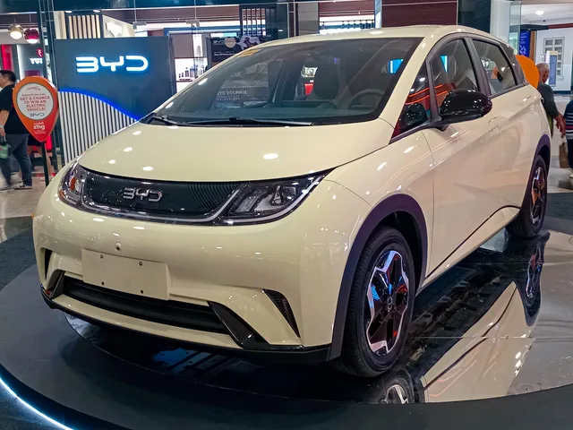 File:2024 BYD Dolphin EV in Cream White, front left, 06-22-2024.jpg