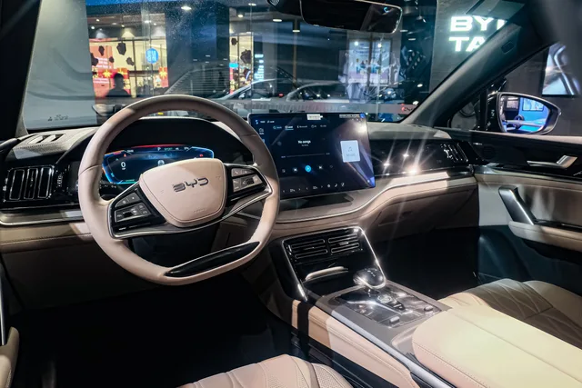 File:BYD Tang DM-i interior.jpg