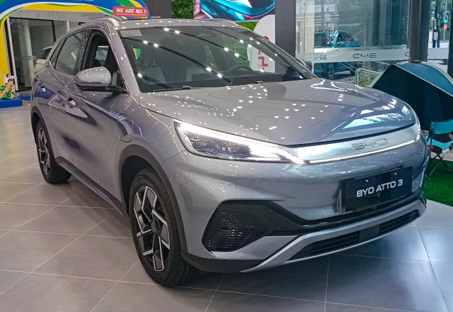 File:2024 BYD Atto 3 Dynamic EV in Boulder Gray, 07-19-2024.jpg