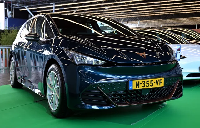 File:Cupra-Born-front-right.jpg