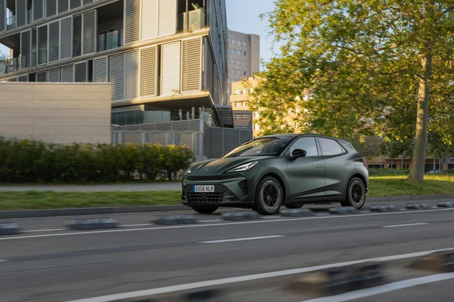 CUPRA Raval Plus green dynamic front three-quarter city 2026
