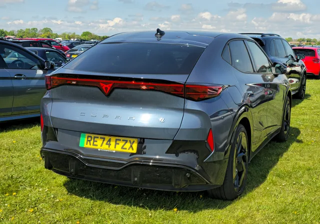 File:2024 Cupra Tavascan VZ1 EV 4Drive 1.jpg