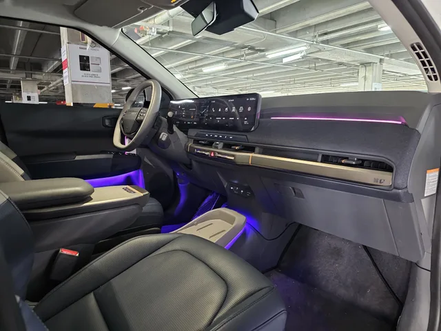 File:Kia EV3 Earth SV1 Navy (18).jpg