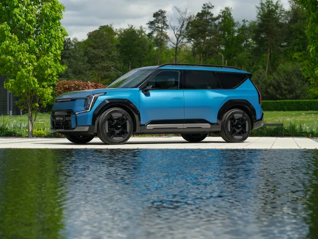 File:KIA EV9.jpg