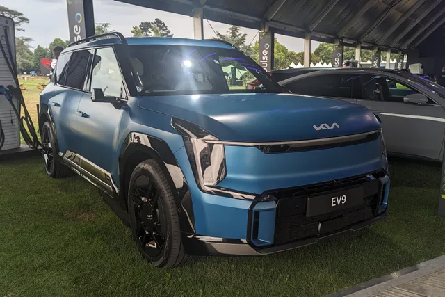 File:2023 Kia EV9 (27217).jpg