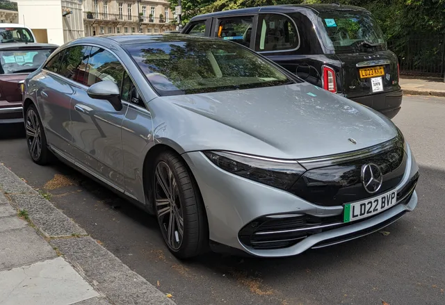 File:2022 Mercedes EQS 450+ Exclusive Luxury (82287).jpg