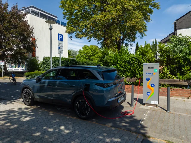 Offentlig ladestation til elbiler