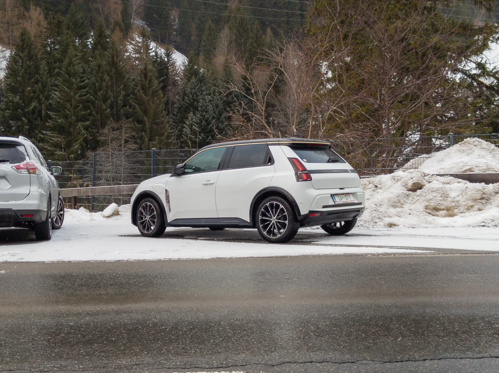 Renault File:Renault 5 electric, Strengen (LRM 20260215 080130).jpg
