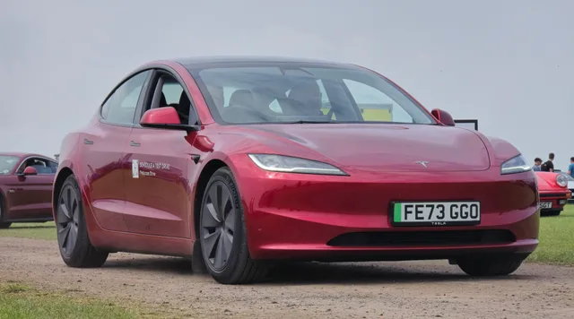 File:Tesla Model 3 (69703).jpg