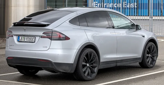 File:Tesla Model X 100D 1X7A6737.jpg
