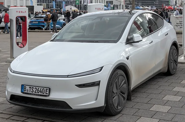 File:Tesla Model Y (2025) DSC 8297.jpg