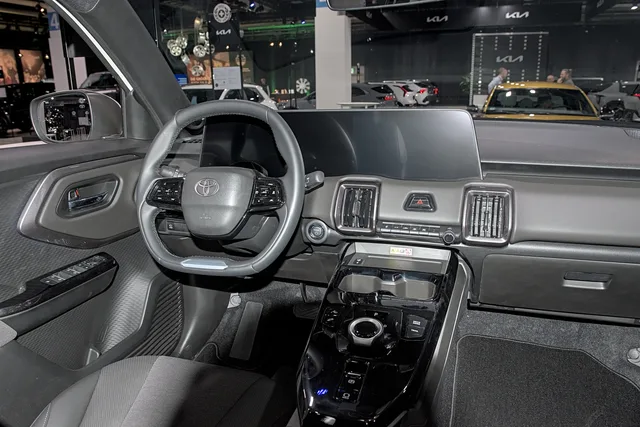 File:Toyota Urban Cruiser (electric) Auto Zuerich 2025 DSC 3407.jpg